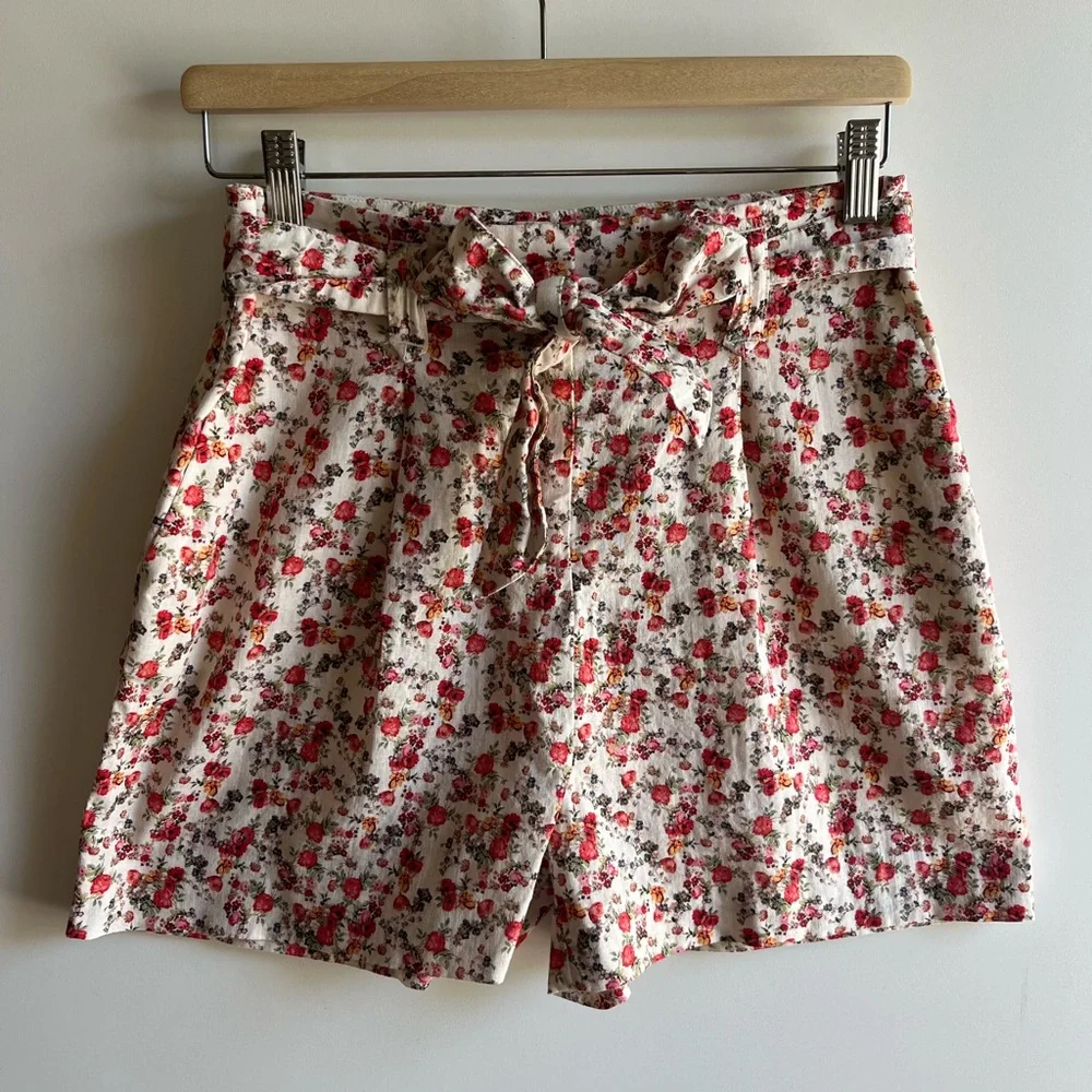 Sezane Lucas Short Fleurs Roses Fond Ecru 6 - Picture 4 of 10